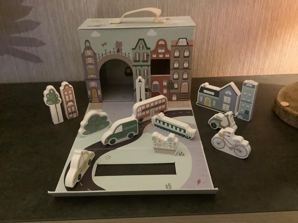 Little Dutch houten speelgoed dorp, Kinderen en Baby's, Speelgoed | Educatief en Creatief, Zo goed als nieuw, Bouwen, Puzzelen