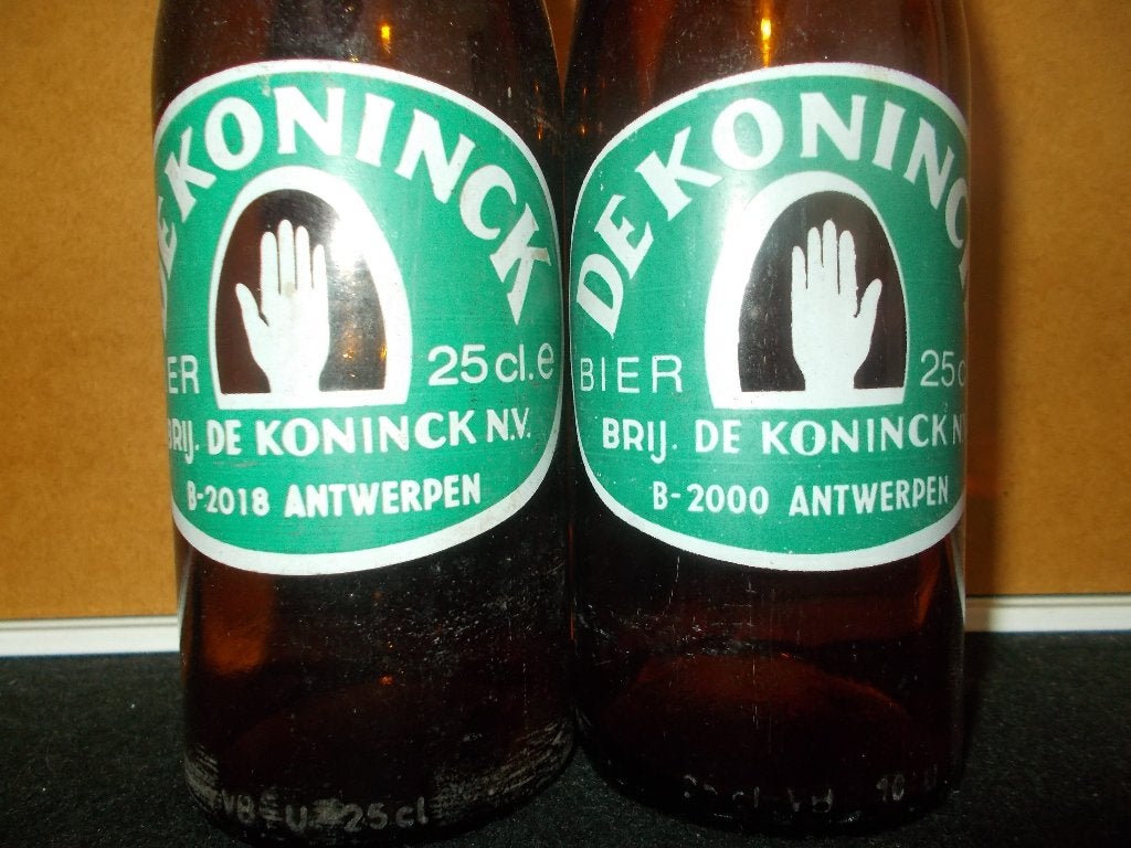 DE KONINCK - 2 oude bierflessen 25cl - Links en Rechtse hand, Verzamelen, Ophalen, Gebruikt, Flesje(s), De Koninck