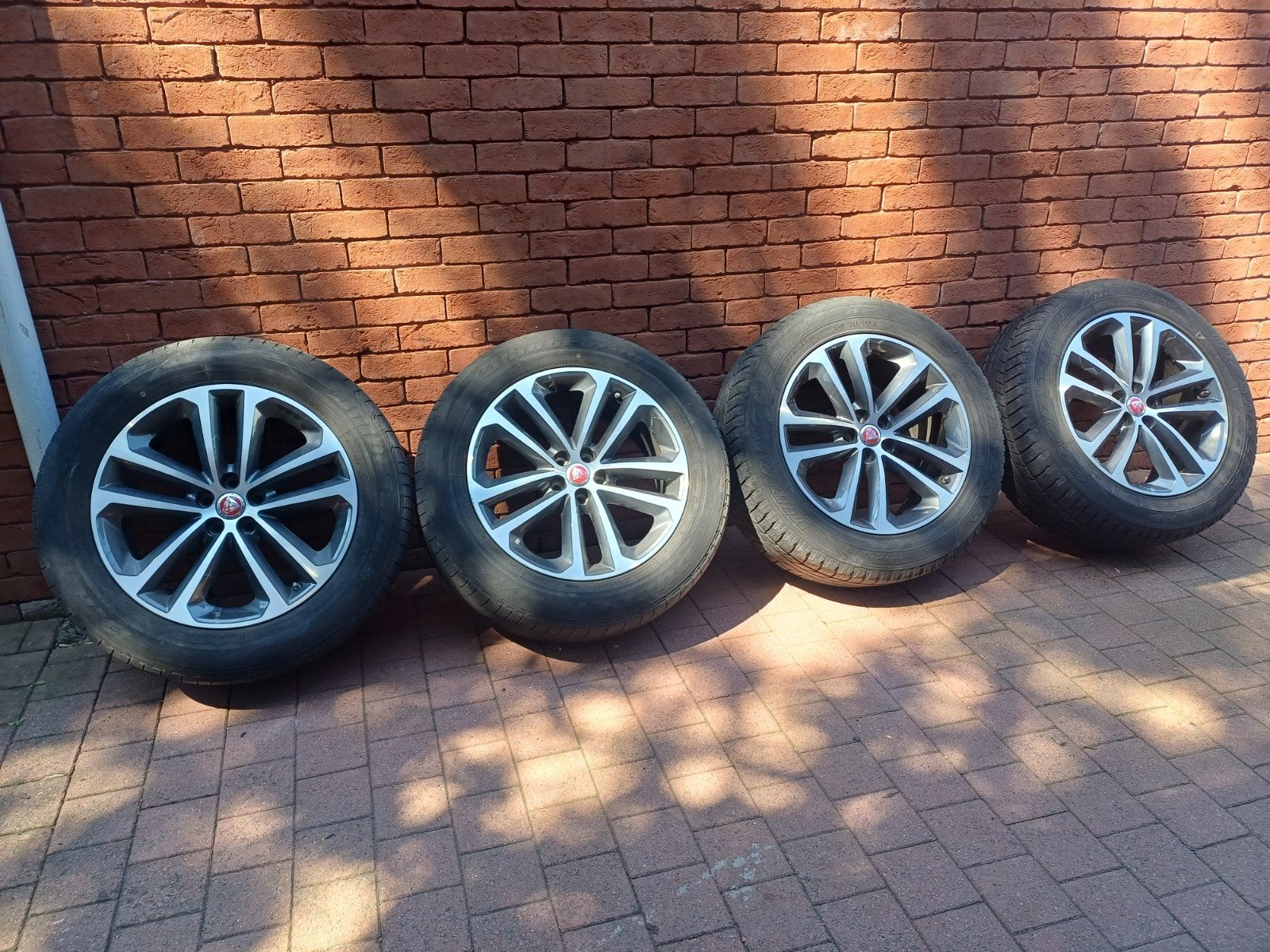 Originele velgen jaguar f pace
19 inch
255/55, Auto-onderdelen, Banden en Velgen, Ophalen, 19 inch, Velg(en)