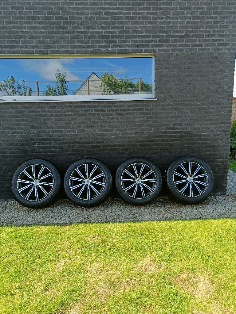 Jantes 19 pouces + pneus d'hiver Volvo d'origine — XC60, Pneus et Jantes, Pneus hiver, Véhicule de tourisme, Autre