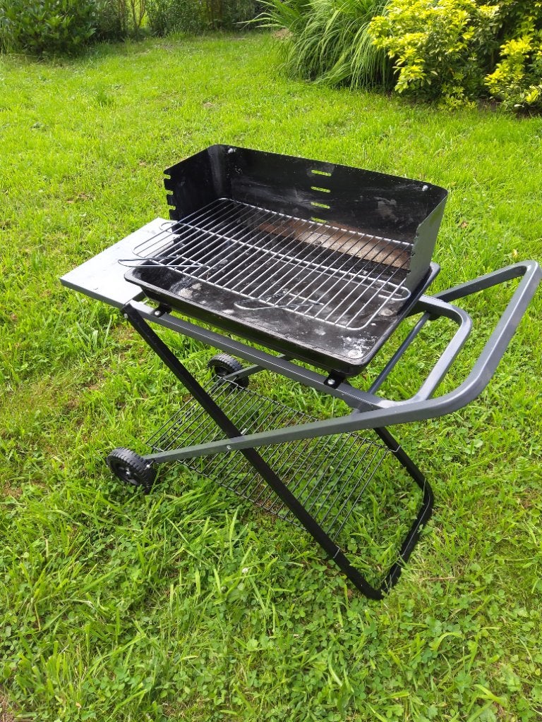 Barbecue pliant, avec roues, Enlèvement, Utilisé
