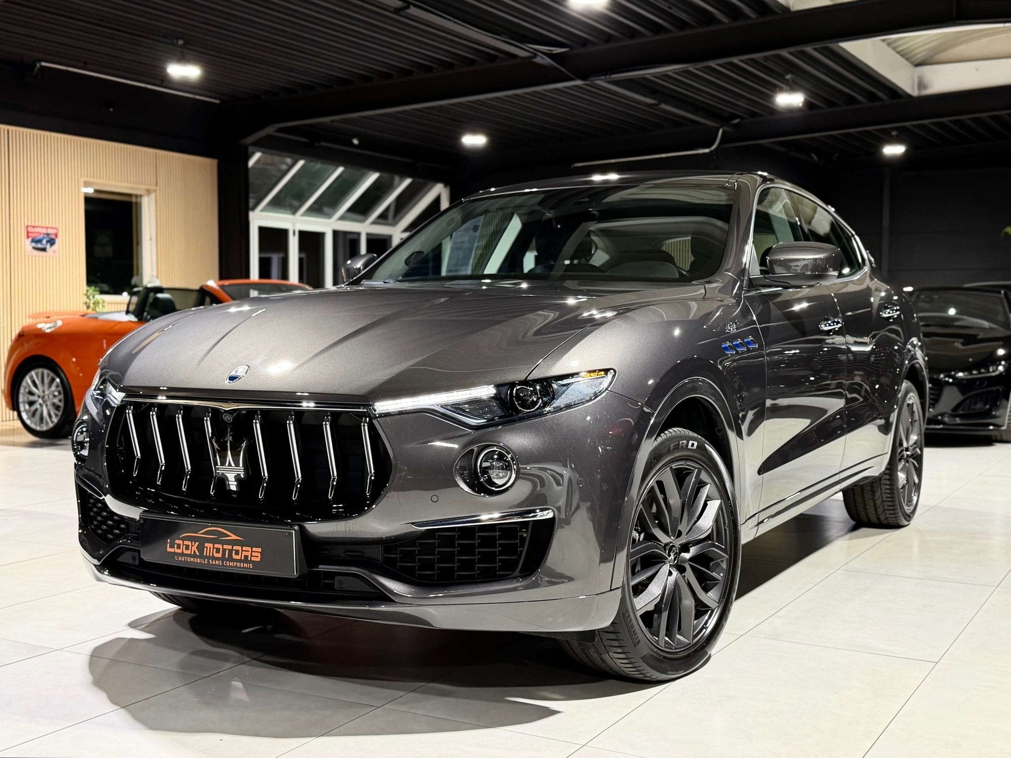 Maserati Levante GT 2.0 L4 mHEV 330CV SUSPENSION CARBONE CUI, Automaat, Leder, Bedrijf, 5 zetels