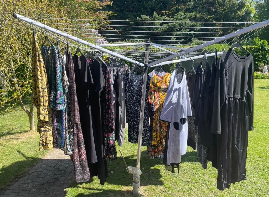 Lot Robes taille L à retirer sur 1360 Perwez, Vêtements | Femmes, Taille 42/44 (L), Autres couleurs, Comme neuf, Enlèvement