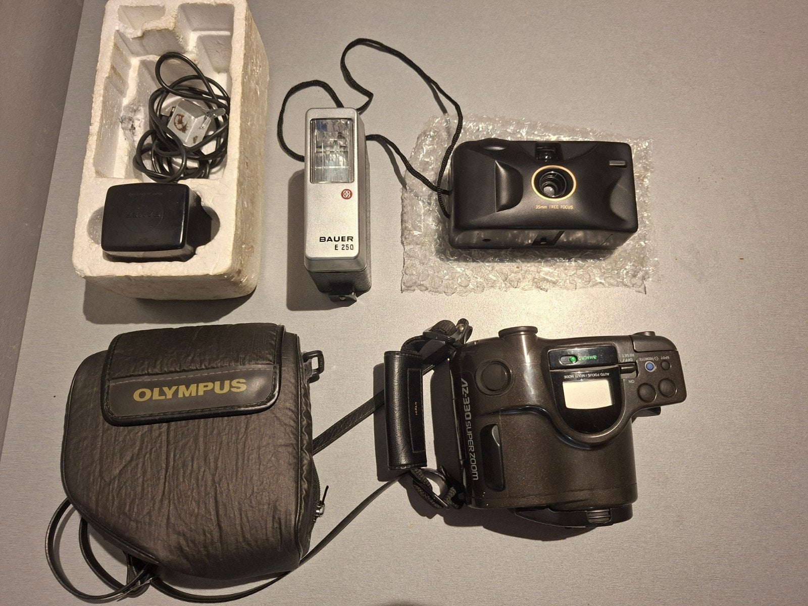 Analoge camera Olympus AZ 330 superzoom en kleine camera, TV, Hi-fi & Vidéo, Appareils photo analogiques, Enlèvement, Olympus