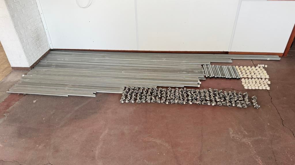 Tubes et raccords pour porte-vêtements, Enlèvement, Comme neuf