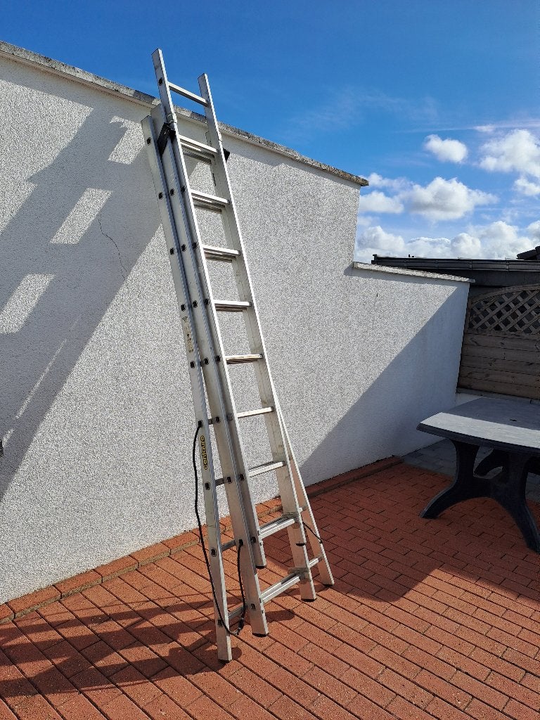 Echelle triple, Bricolage & Construction, Enlèvement, Comme neuf, Échelle, 4 mètres ou plus