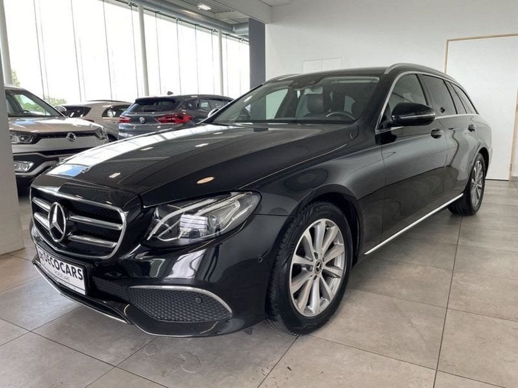 Mercedes-Benz E Cruise / Camera / Navigatie / Leder / LED, Autos, Mercedes-Benz, Achat, Noir, 111 kW, 150 ch