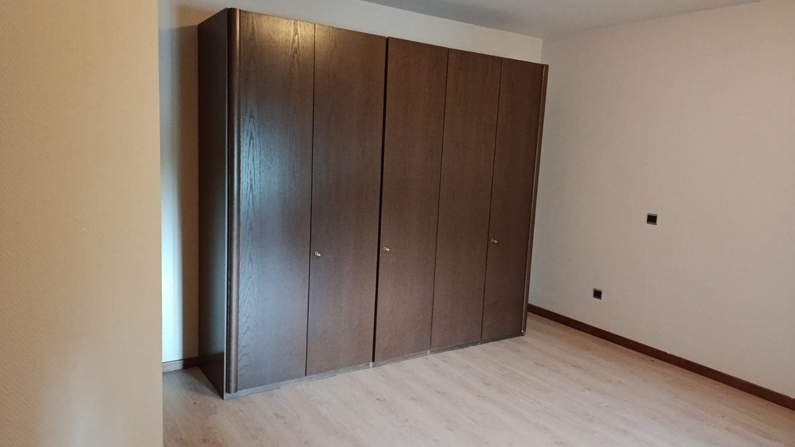 ruime kast, Ophalen