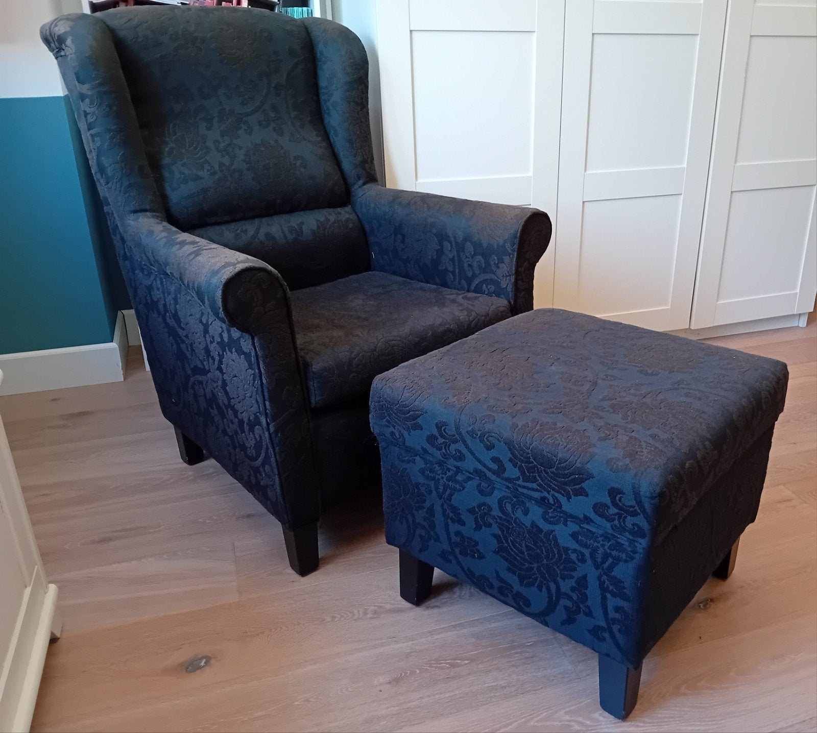 Retro fauteuil met voetenbank, Huis en Inrichting, Fauteuils, Ophalen, Gebruikt, Stof, Retro