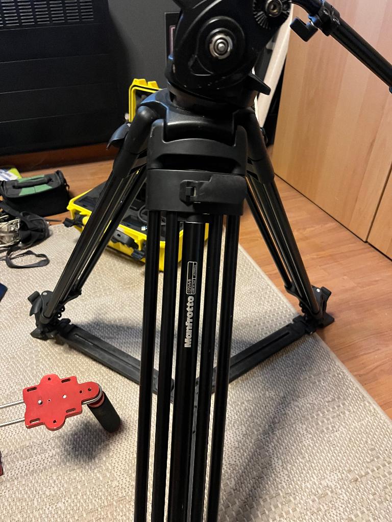 Manfrotto Videostatief met balhoofd 503HD, Audio, Tv en Foto, Fotografie | Statieven en Balhoofden, Ophalen, Balhoofd, Met balhoofd