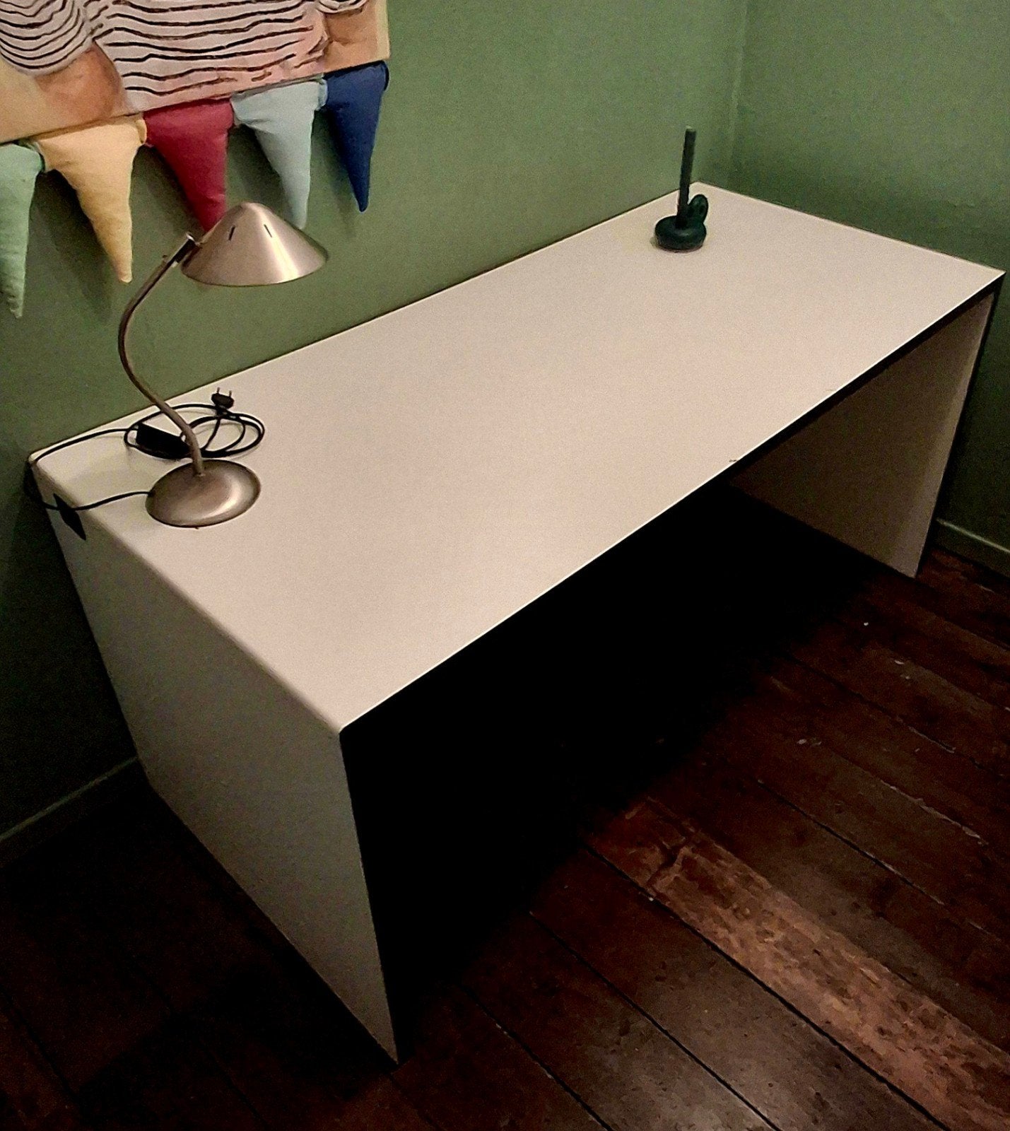 Stevige bureautafel., Ophalen
