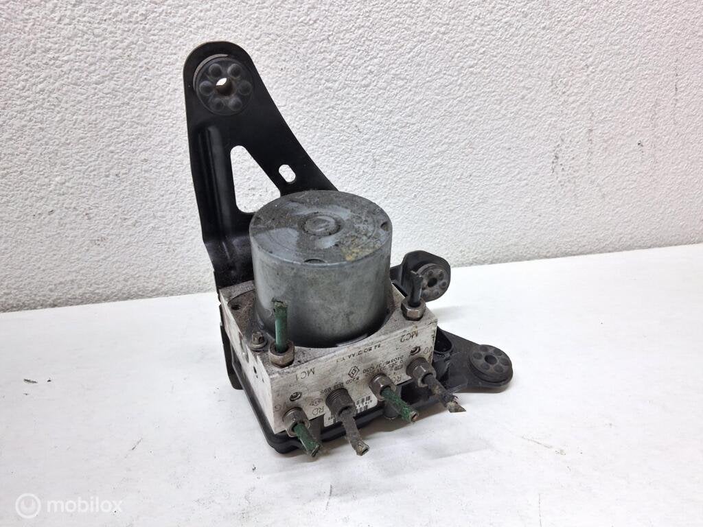 ABS pomp Renault Megane II ('00-'11) 8200038695, Enlèvement ou Envoi, Renault, Utilisé