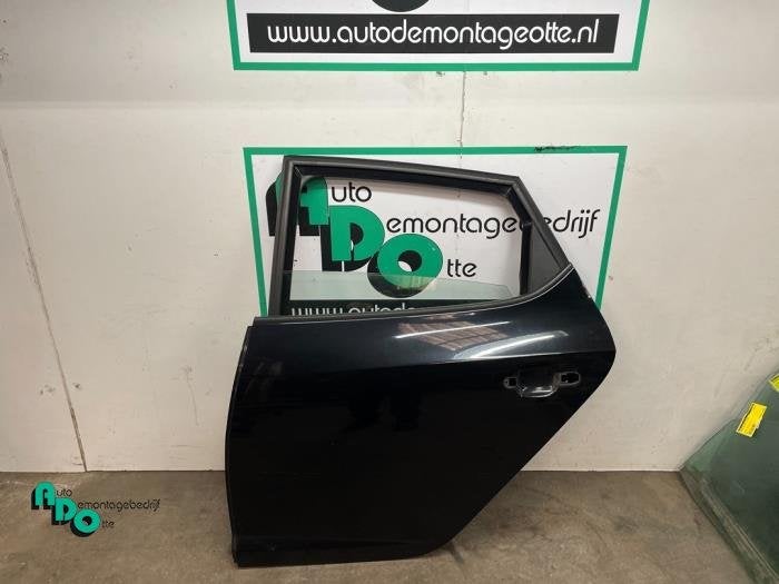 Portière 4portes arrière gauche d'un Seat Ibiza (Ibiza 08-, -, 3 mois de garantie, Utilisé, Porte