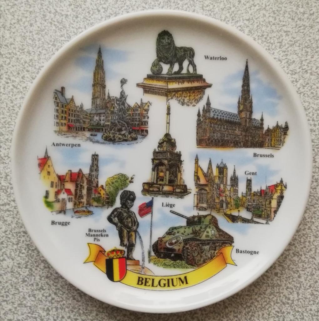 Assiette souvenir Belgique 10 cm, Antiquités & Art, Antiquités | Assiettes décoratives & Carrelages, Enlèvement ou Envoi