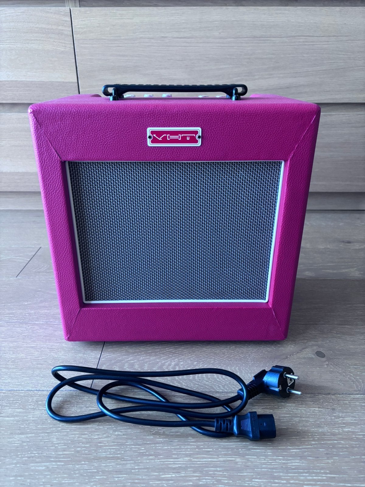 VHT gitaarversterker Redline 20 watt, Muziek en Instrumenten, Versterkers | Bas en Gitaar, Zo goed als nieuw, Ophalen