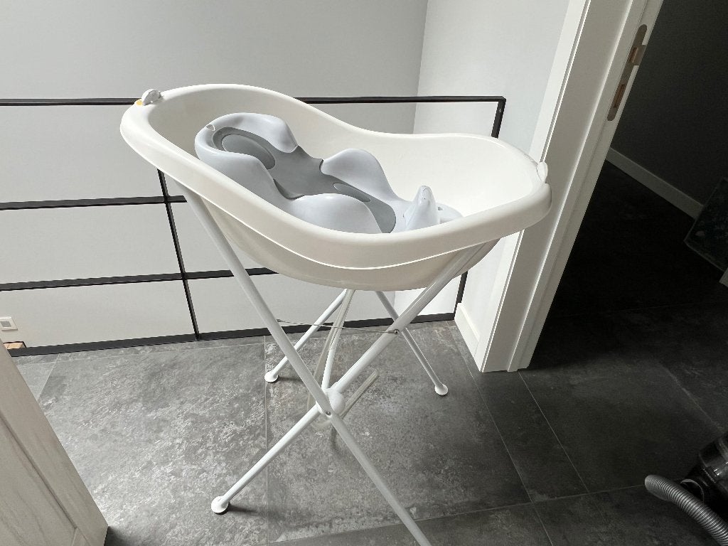 Babybad met staander en verklein zitje, Ophalen, Zo goed als nieuw, Badje, Bébé-jou