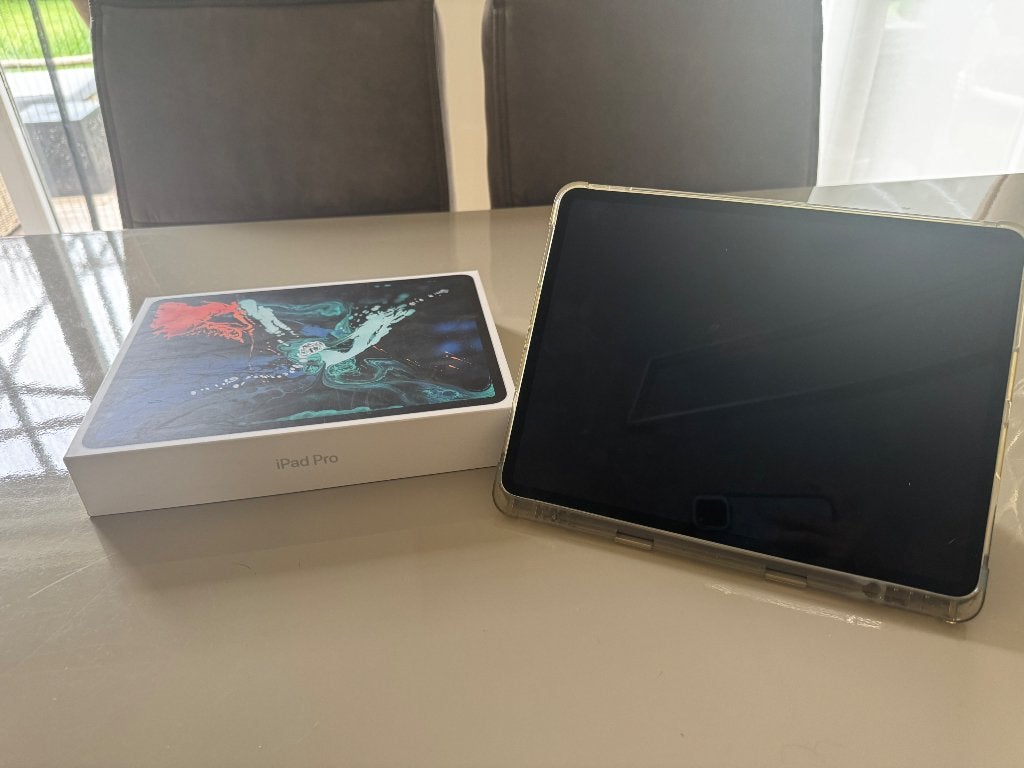 Ipad pro 12,9 inch met originele doos en Oplaadkabel, Computers en Software, Apple iPads, Ophalen, 13 inch of meer, Zo goed als nieuw