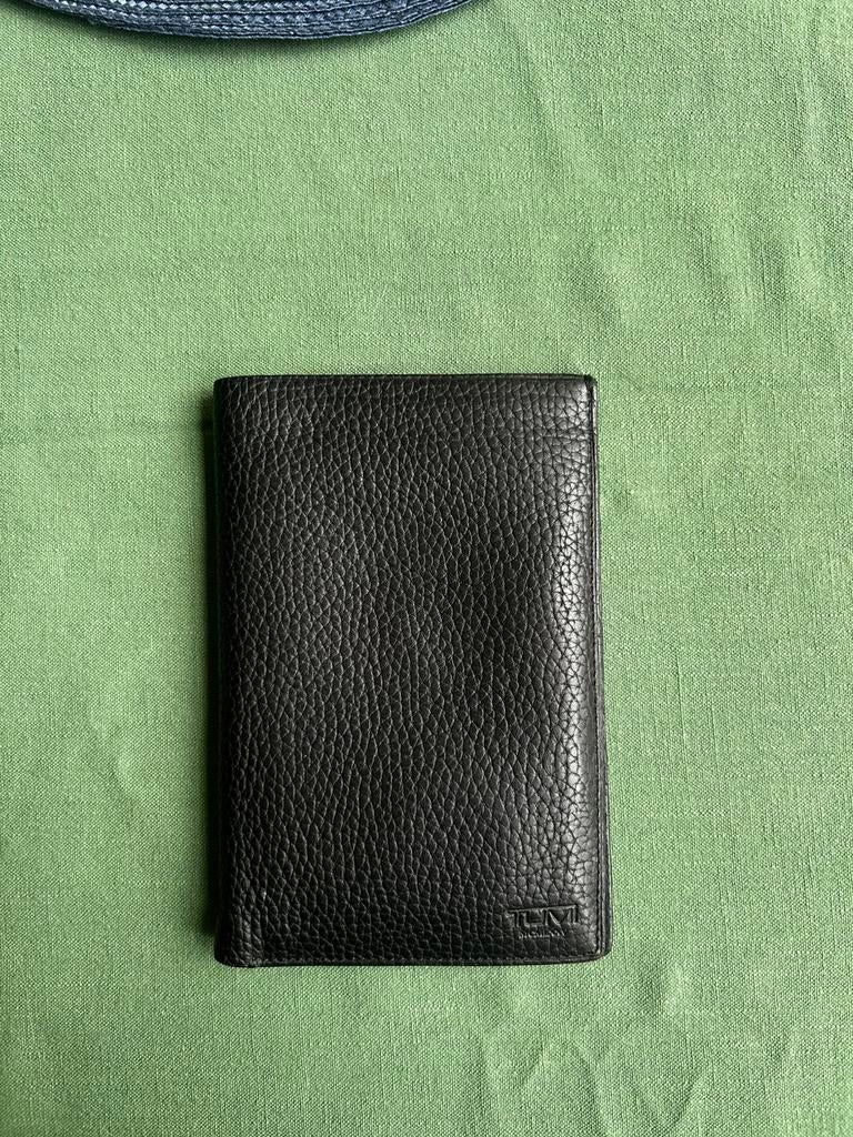 Porte-feuille porte-carte marque Tumi, Ophalen, Zwart, Leder