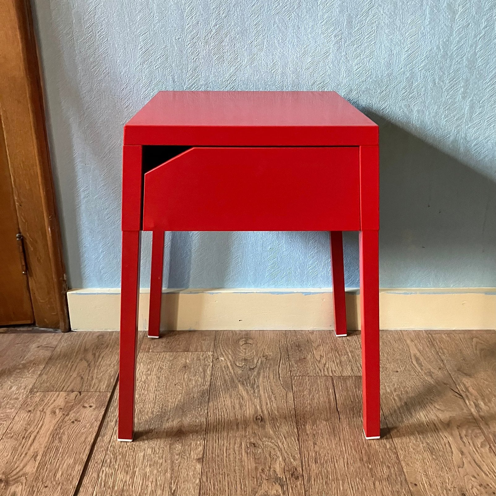 Ikea Selje Rood Metalen Nachtkastje, Huis en Inrichting, Ophalen, Zo goed als nieuw