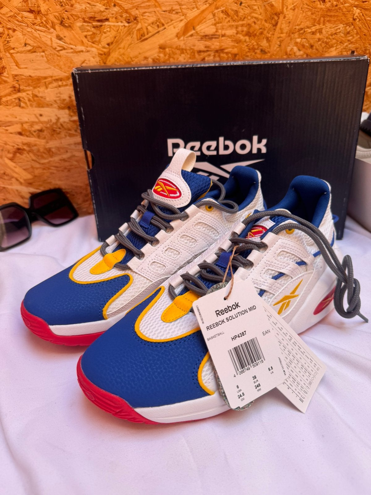 Reebok Solution Mid – neuves – pointure 38, Wit, Nieuw, Ophalen of Verzenden, Sneakers