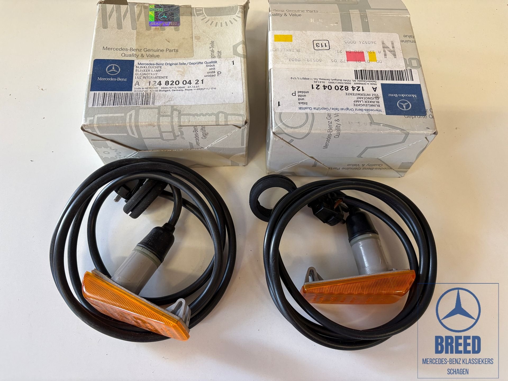 NOS zijknipperlicht L+R Mercedes-Benz R107 W124 W126 R129 W1, Auto-onderdelen, Verlichting, -, Nieuw, Ophalen of Verzenden, -