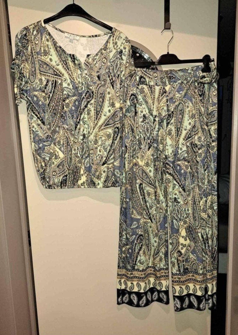 Ensemble 2 pièces à imprimé cachemire Enjoy, taille S/M, Taille 38/40 (M), Enlèvement ou Envoi, Enjoy, Comme neuf
