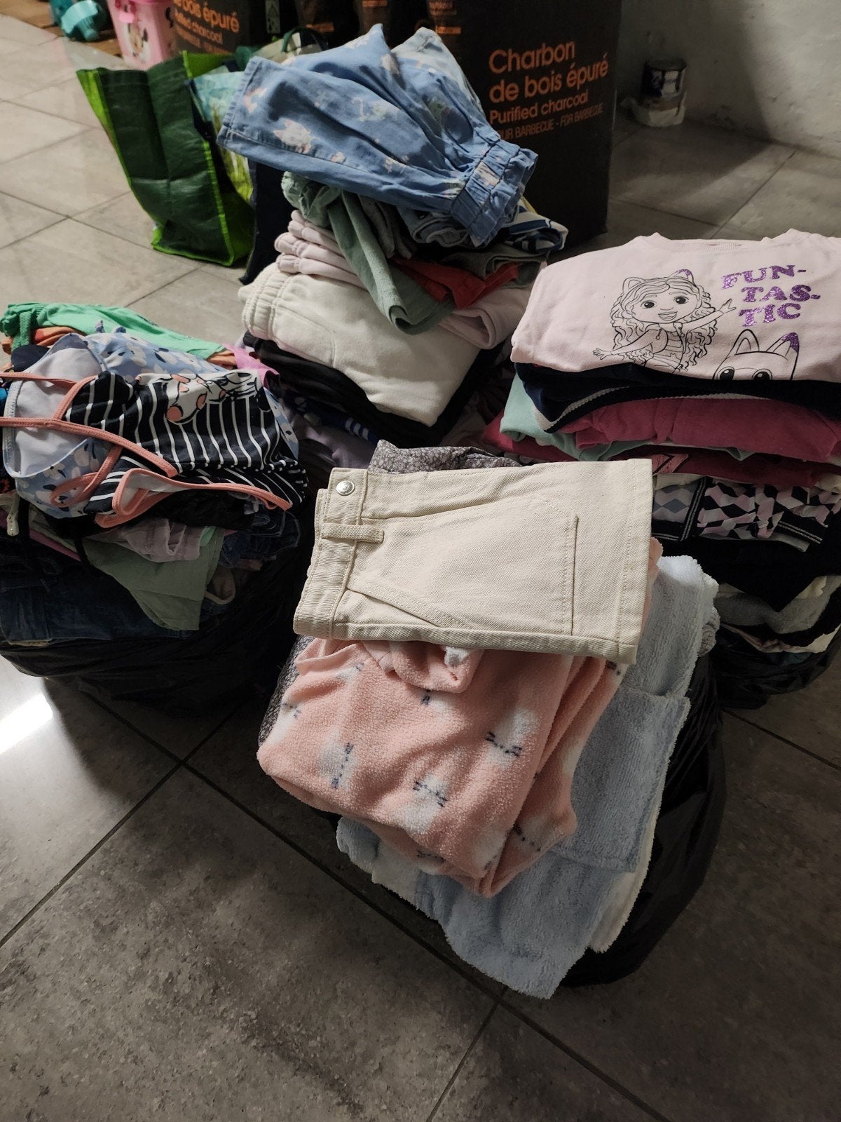 énorme lot de vêtements fille 4ans, Enlèvement ou Envoi