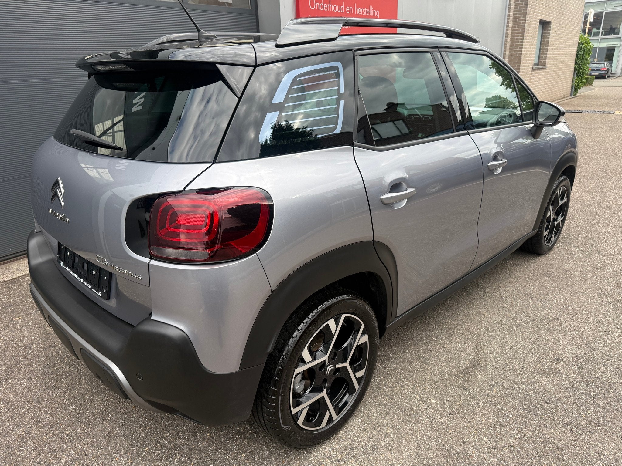 Citroën C3 Aircross 12PureTech 110pk SHINE Headup ALS NIEUW, Auto's, Citroën, Voorwielaandrijving, Stof, Gebruikt, 4 cilinders