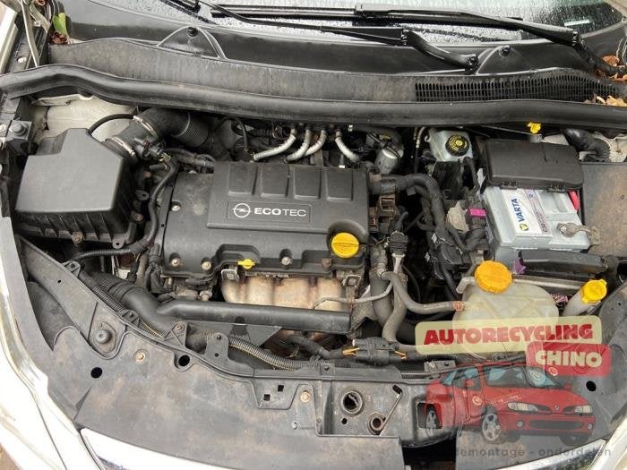 Motor van een Opel Corsa, Gebruikt, -, -, Opel
