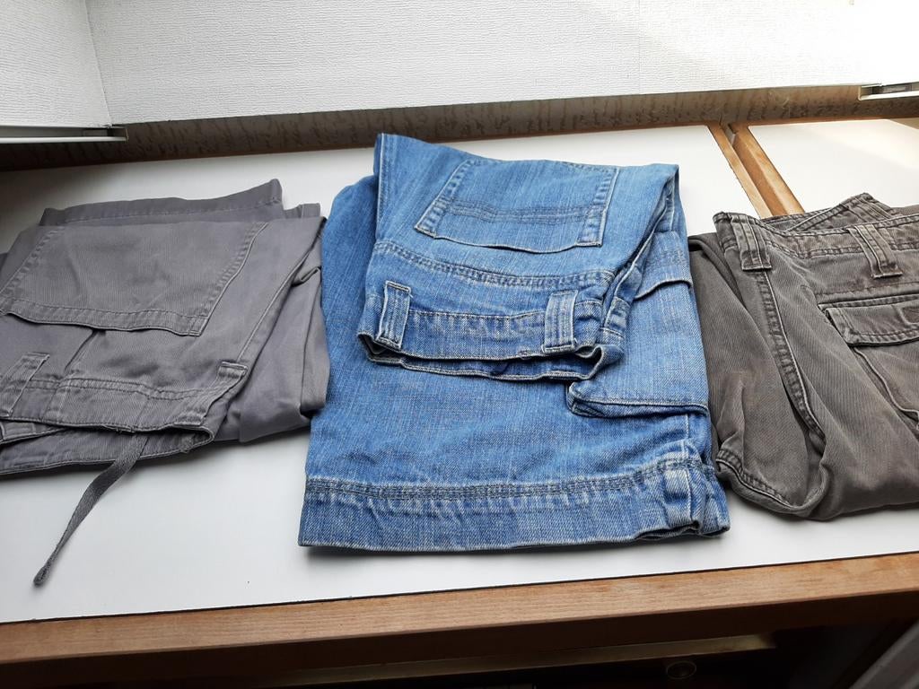 3 korte heren pantalons S/M, Ophalen