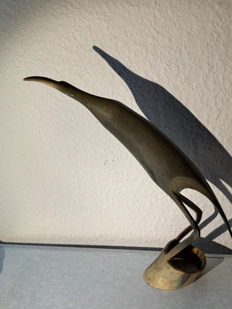 Kraanvogel in hoorn uitgesneden, Antiek en Kunst, Ophalen of Verzenden