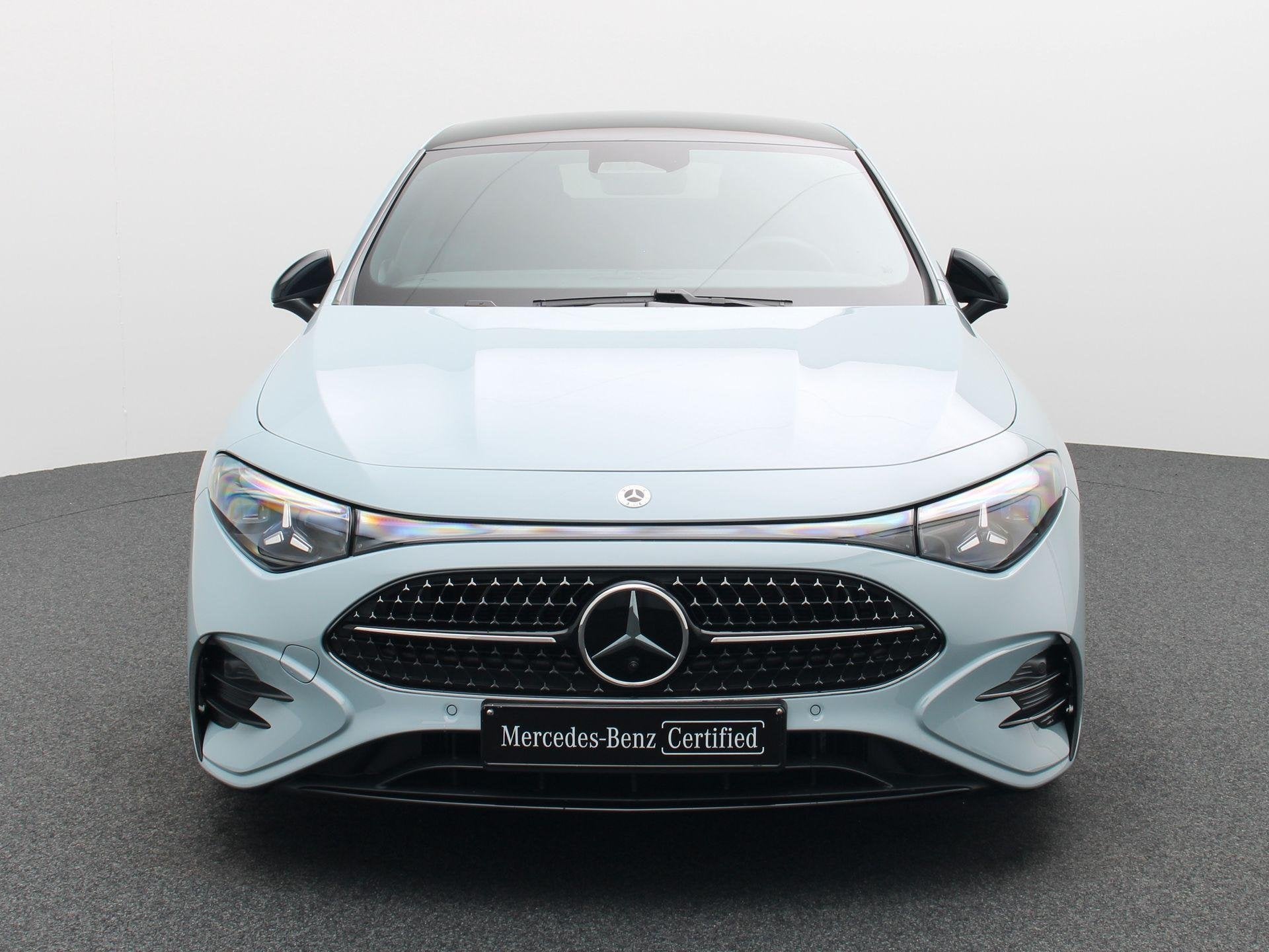 Mercedes-Benz CLA 180 AMG Line + PANO DAK + CARPLAY +, Auto's, Stof, Gebruikt, 4 cilinders, 136 pk