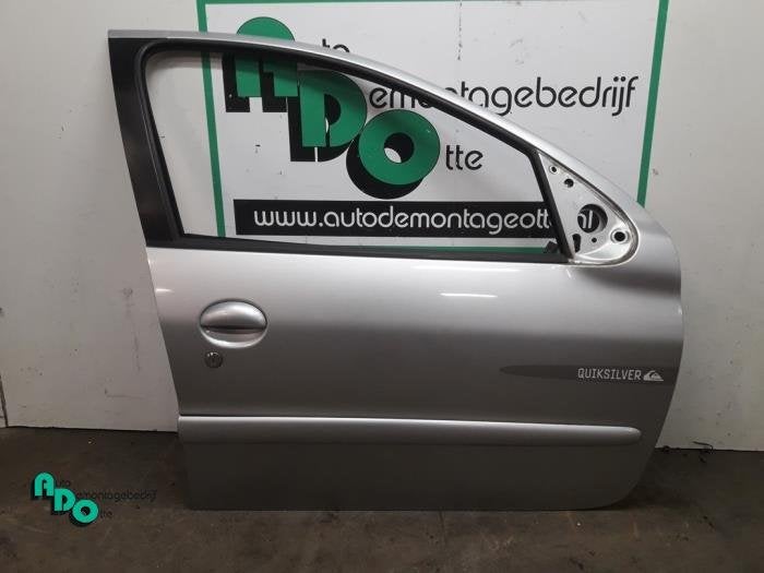 Portier 4Deurs rechts-voor van een Peugeot 206 (206 98-) (EZ, Auto-onderdelen, Gebruikt, -, Deur, -