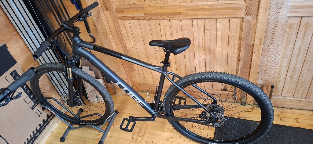 Cube Aim, Fietsen en Brommers, Hardtail, Heren, Zo goed als nieuw, Schijfrem