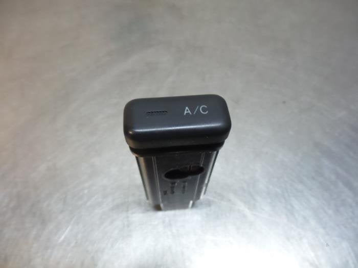 Commutateur clim d'un Toyota Carina (Carina E 92-), -, Toyota, Utilisé, -