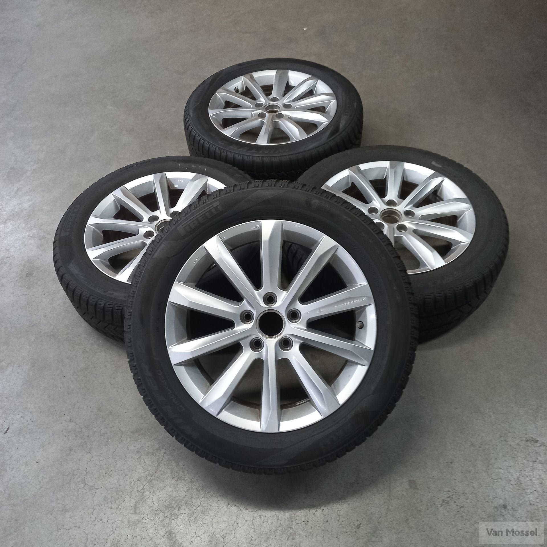 Volkswagen Passat Pirelli Sottozero 3 215/55/R17 94H, Pneus et Jantes, Véhicule de tourisme, -, 17 pouces
