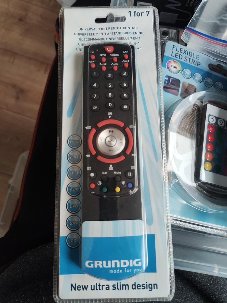 Télécommande universelle 7 en 1 Grundig Neuf, Ophalen, Nieuw