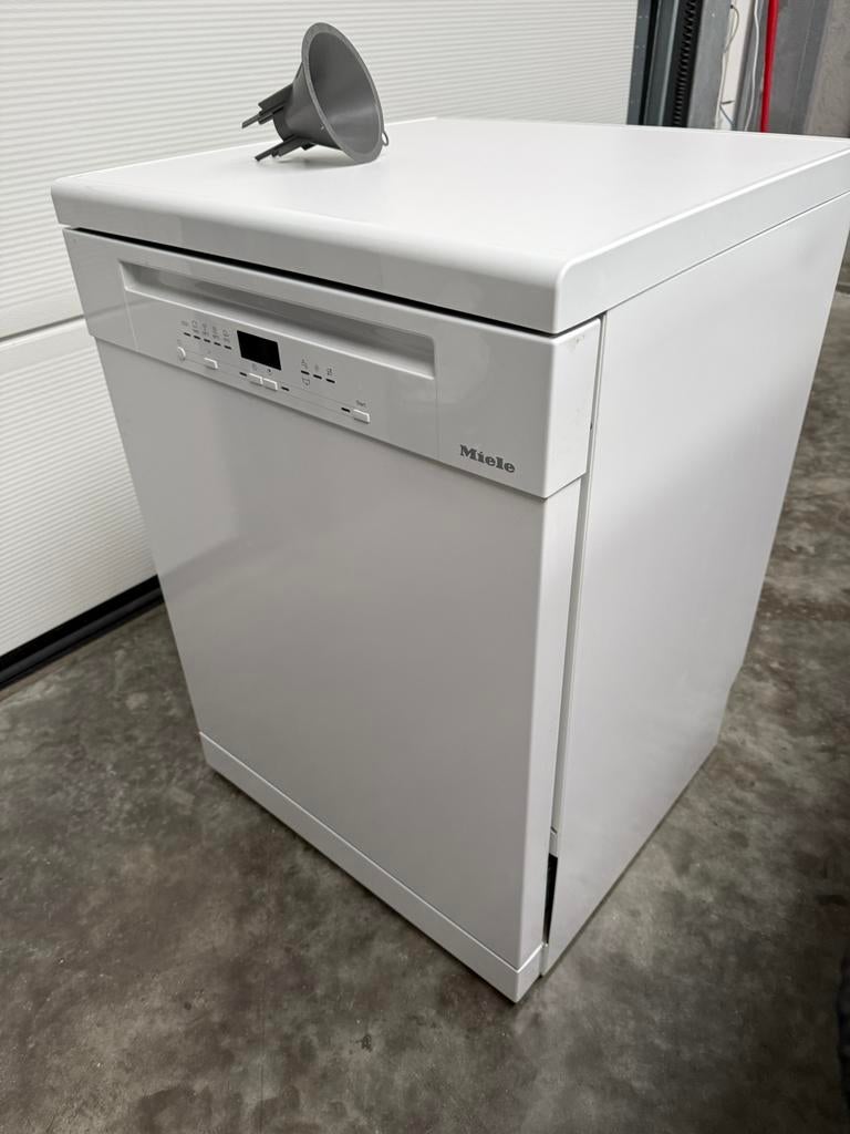 Vaatwasser Miele, Elektronische apparatuur, Vaatwasmachines, Ophalen, Zo goed als nieuw, Vrijstaand
