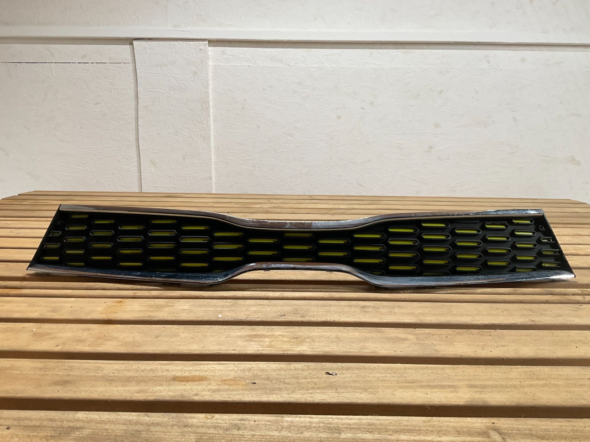 Bumper Grill Kia Picanto JA 86353G6300 Gril XLINE X-LINE KIA, Heolleung-ro 12
06797  Seoul, Info@kia.com, Kia Corporation, Gebruikt