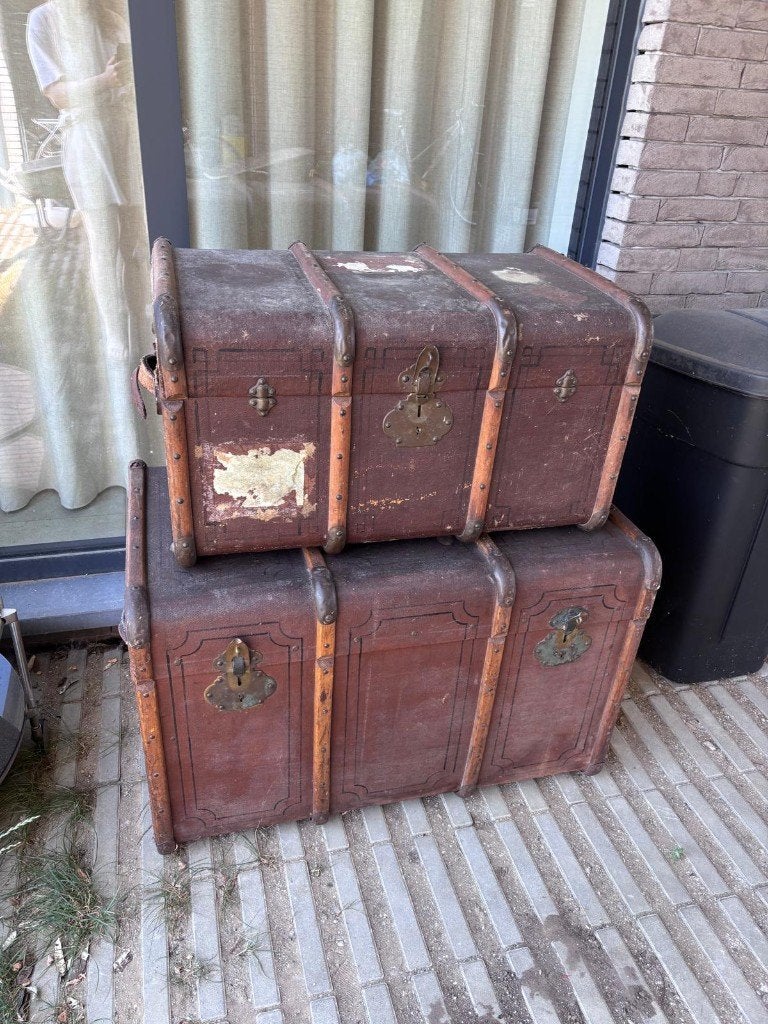 Authentieke houten reiskisten, Enlèvement
