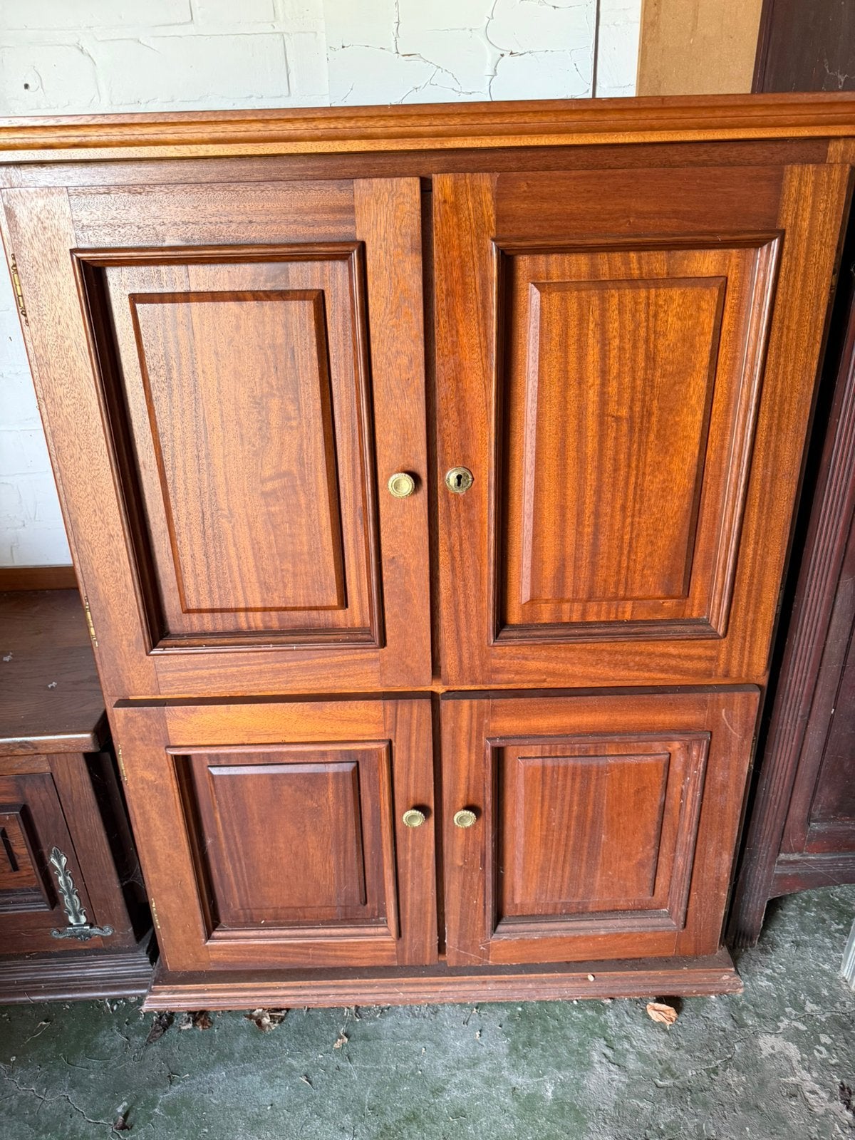 Eiken kast op wielen, Ophalen