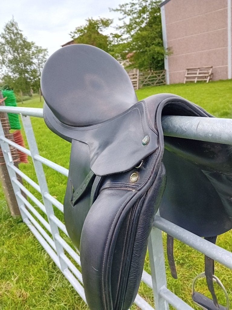 Dressuurzadel te koop, Siège semi-creux, Prestige, Moyen, Enlèvement