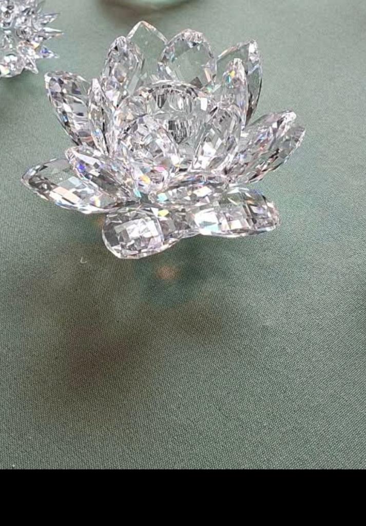 Swarovski beeldjes en lelie kaarsenhouder, Ophalen, Zo goed als nieuw, Figuurtje