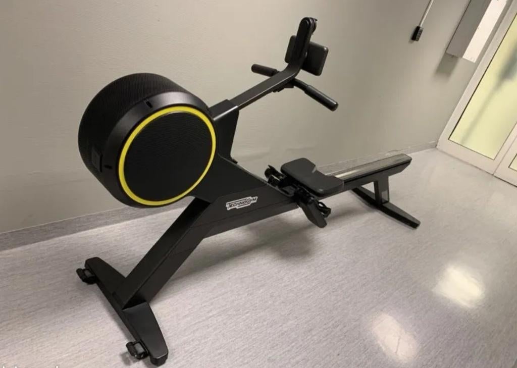 Technogym.Skillrow roeier - Niewstaat, Ophalen, Buik, Zo goed als nieuw, Metaal