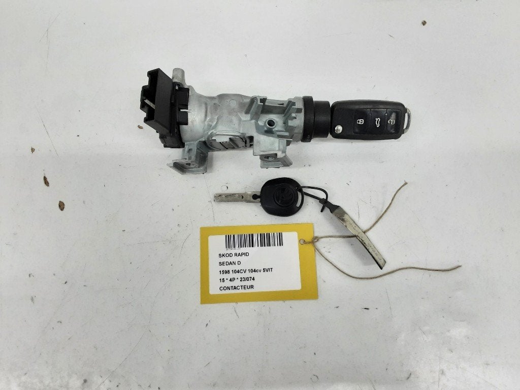 NEIMAN / COMMUTATEUR D ALLUMAGE Skoda Rapid (6RA905865), Utilisé, Info@skoda-auto.de, Skoda, Max-Planck-Straße  3-5
64331  Weiterstadt, DE