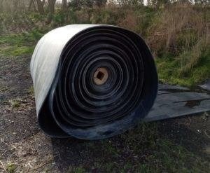 rubber matten-rubber rollen- stalmatten tegen slijk+onkruid , 4 paarden of pony's of meer