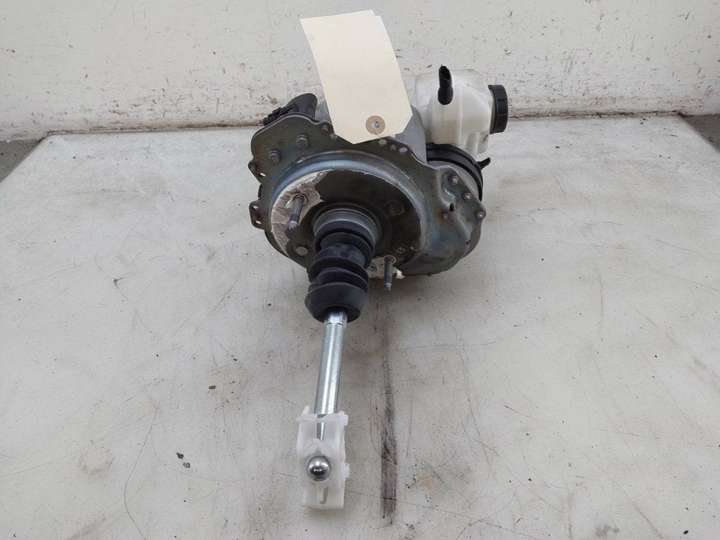 REMBEKRACHTIGER Volkswagen Golf VIII (CD1) (01-2019/-), Robert Bosch AG, Gebruikt, Volkswagen, Robert-Bosch-Allee 1
74232  Abstatt, DE