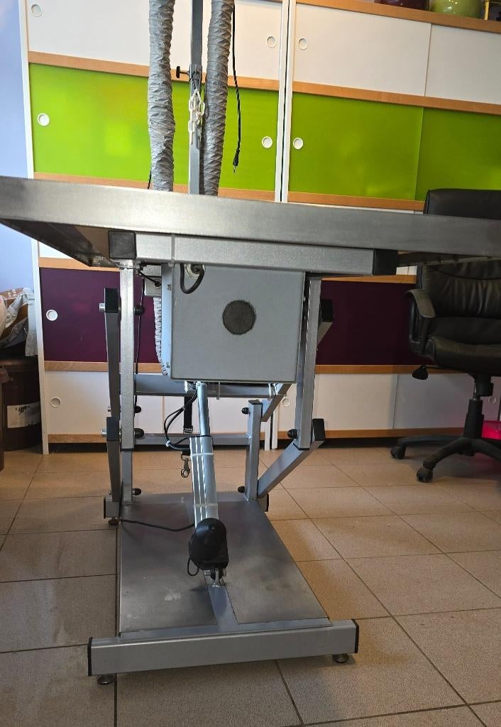 Table de toilettage électrique, Enlèvement ou Envoi, Comme neuf