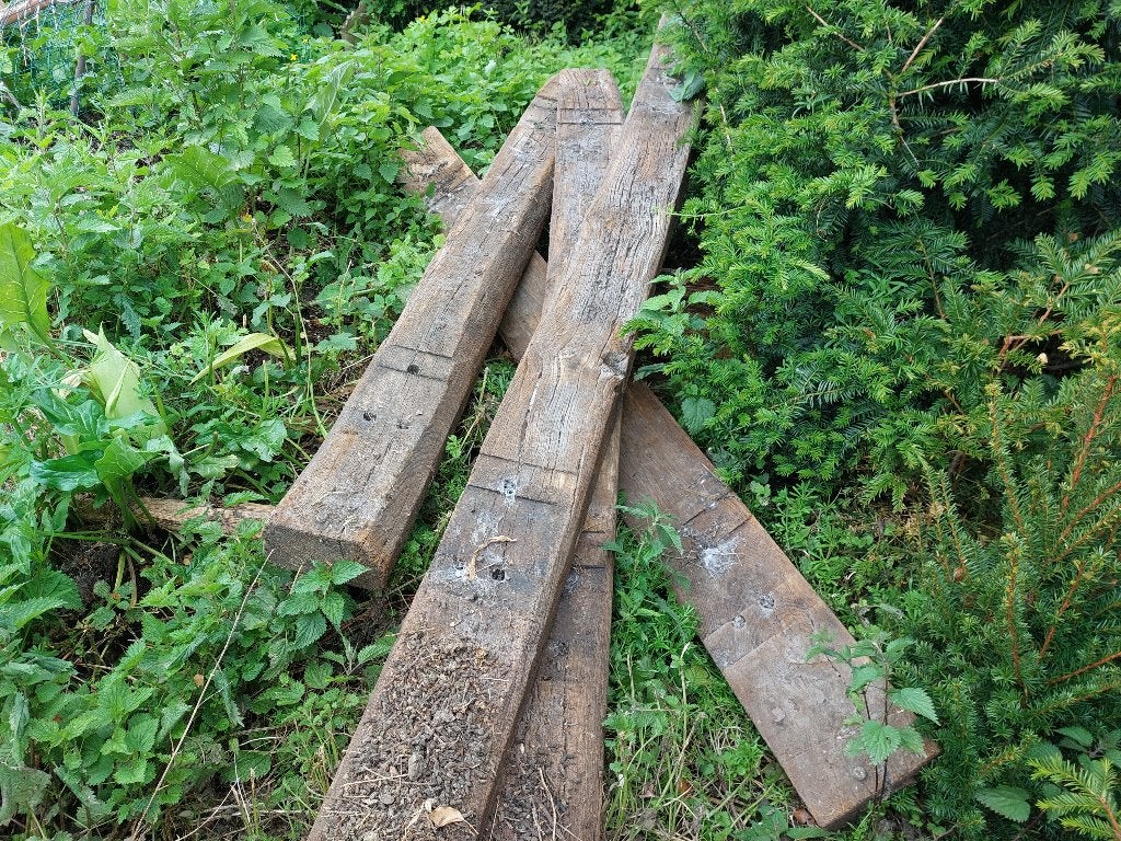 Lot de 8 traverses de chemin de fer + 2 poteaux, Enlèvement, Utilisé