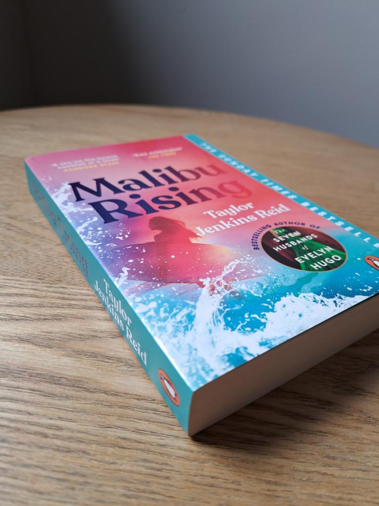 Malibu Rising by Taylor Jenkins Reid, Livres, Science-fiction, Enlèvement ou Envoi